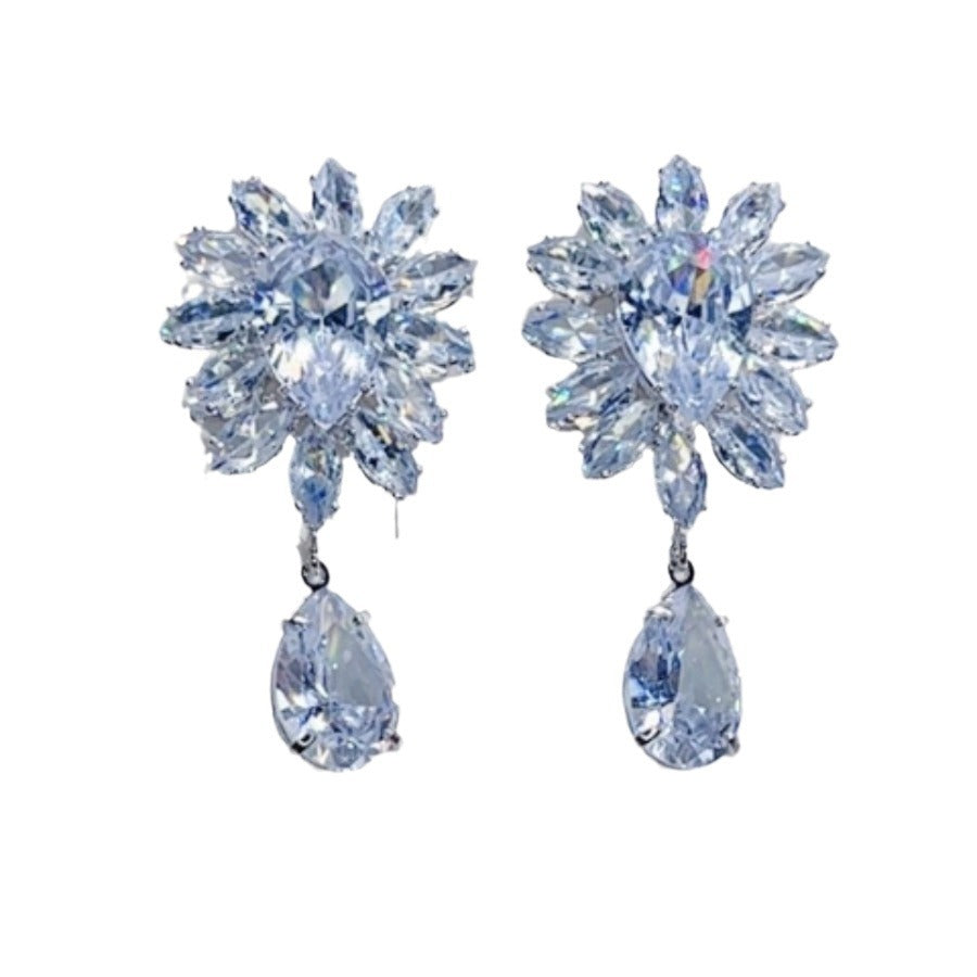 Zircon jewelry: popular necklaces, earrings, sets.