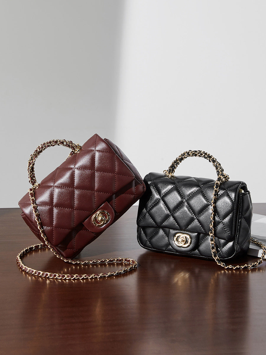 Chic Aura Diamond Chain Tote Luxury Edition