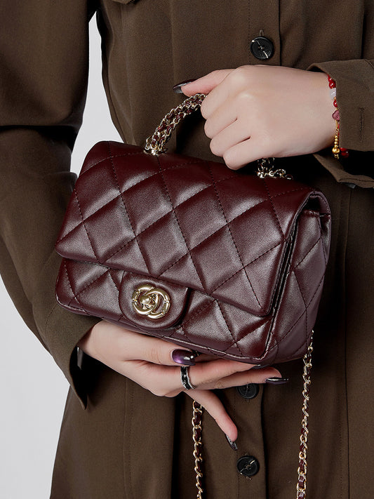 Chic Aura Diamond Chain Tote Luxury Edition