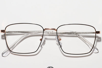Stylish square frame, gold wire design