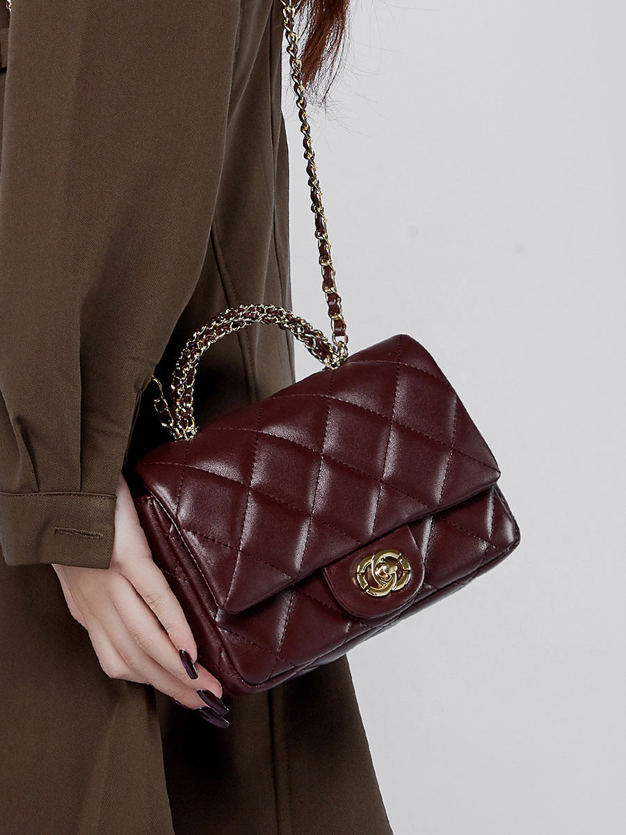 Chic Aura Diamond Chain Tote Luxury Edition