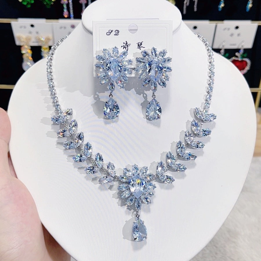 Zircon jewelry: popular necklaces, earrings, sets.