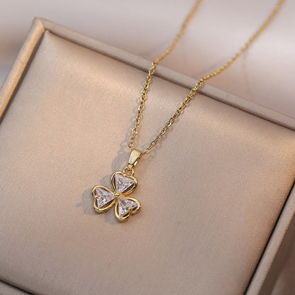 Amoré Zircon Flower Women's Necklace