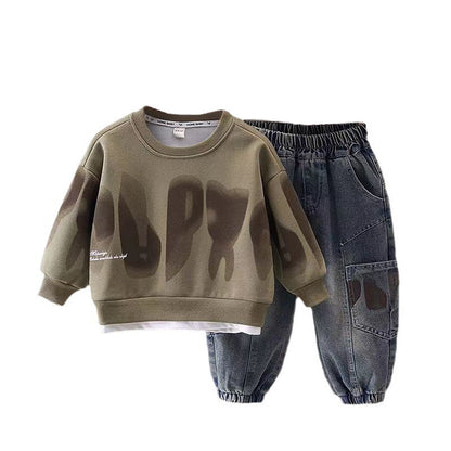 Handsome, casual, fashionable boys' sweatshirt