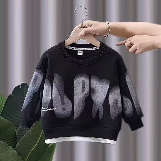 Handsome, casual, fashionable boys' sweatshirt