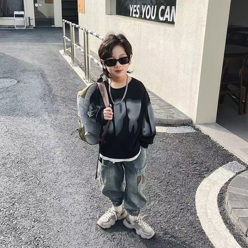 Handsome, casual, fashionable boys' sweatshirt