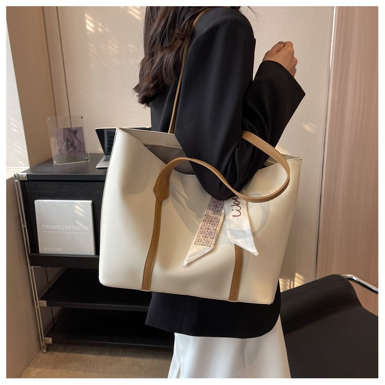 Commoda Strata Workday Tote