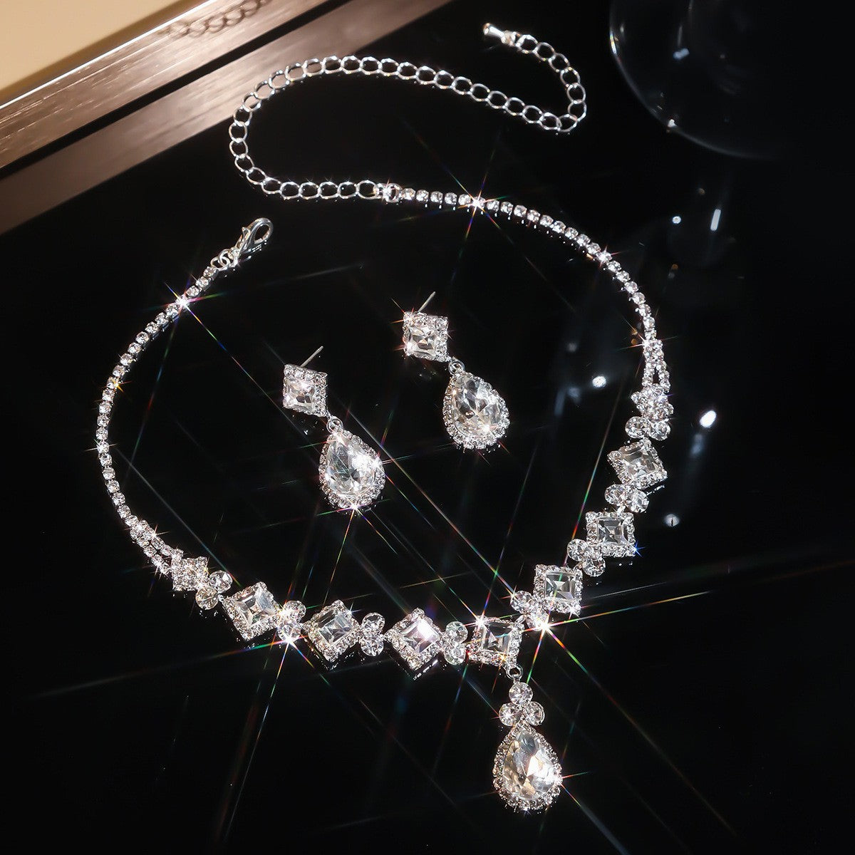Luxury Water Drop Necklace & Earrings Edition